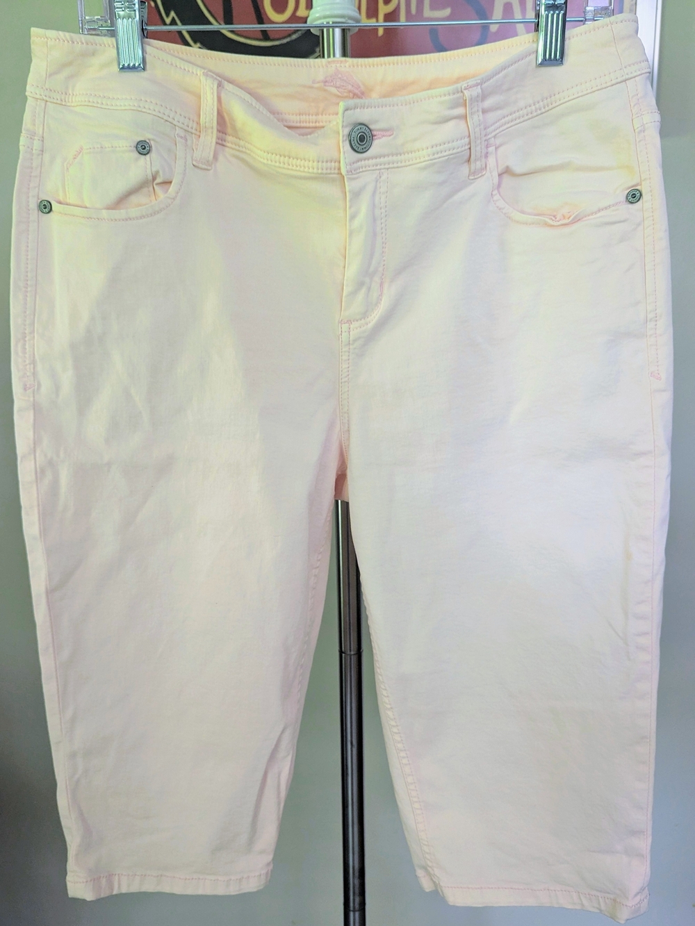 SALE $22 Tommy Bahama Afton Clam Digger Capri Pants Light Pink Size 12